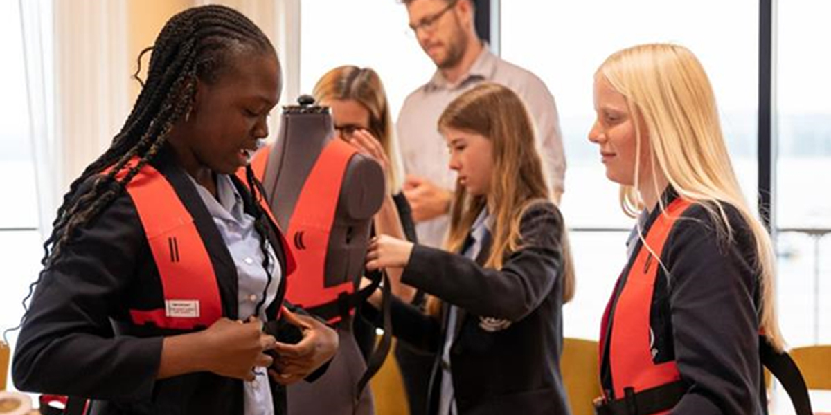 Rnli Lifejacket Workshop With Crewsaver 1200 X 600