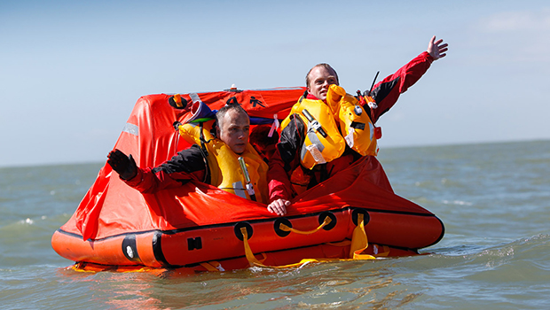 Crewsaver Leisure Liferats On Water